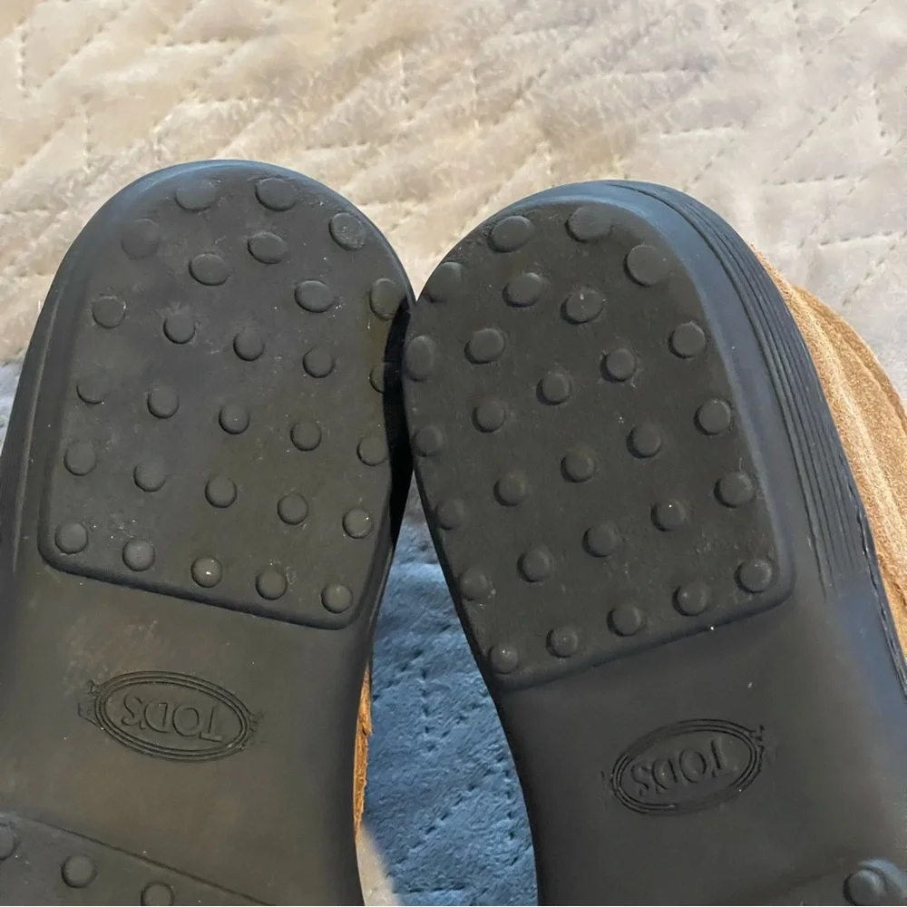 Tod’s shoes mens 7 pre-owned condition tan‎